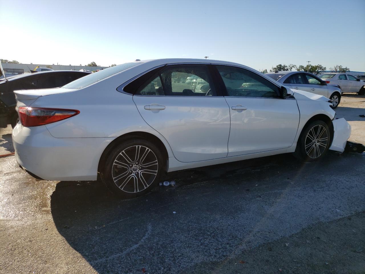 2016 TOYOTA CAMRY LE - Фото 3