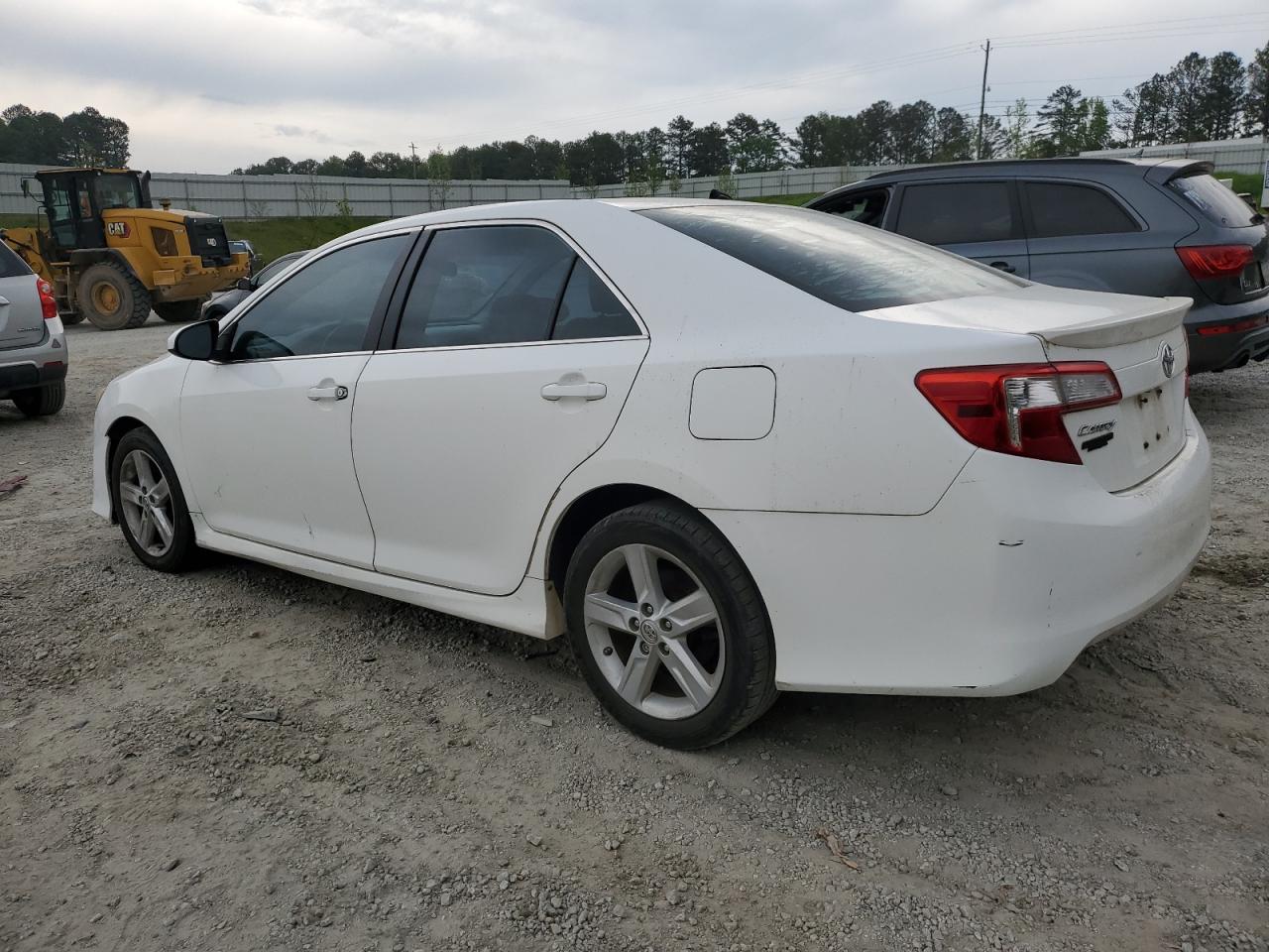 2014 TOYOTA CAMRY L - Image 2