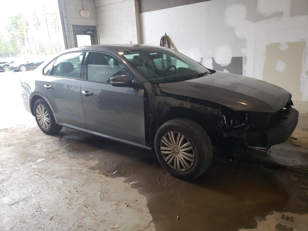 2015 VOLKSWAGEN PASSAT S - Фото 4