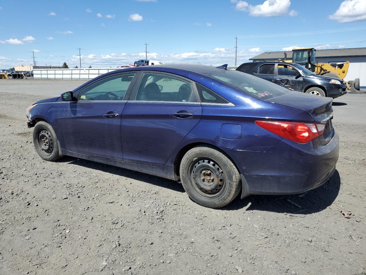 2011 HYUNDAI SONATA GLS - Image 2