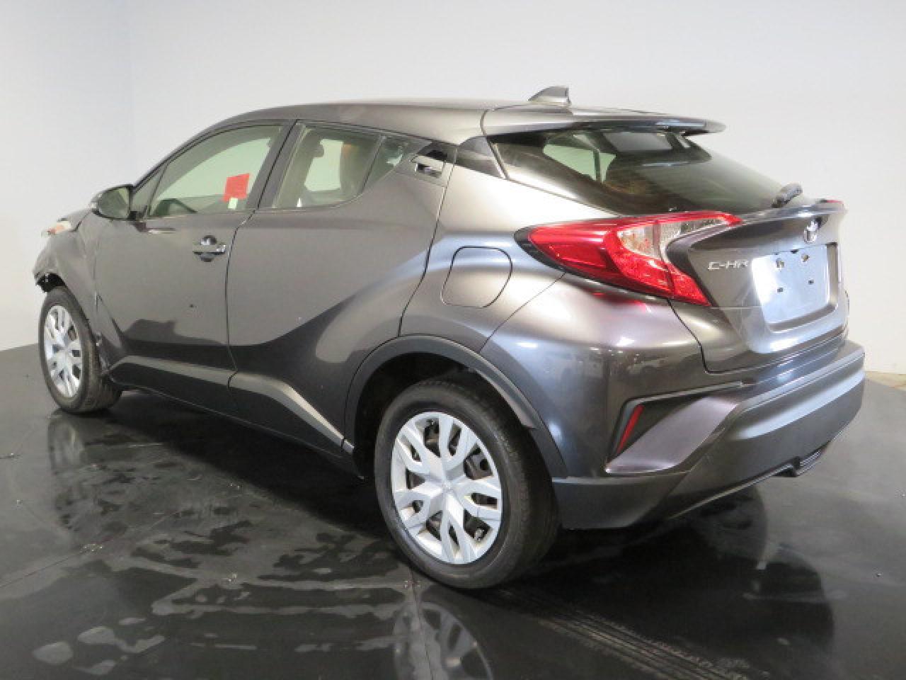 2019 TOYOTA C-HR XLE - Image 3