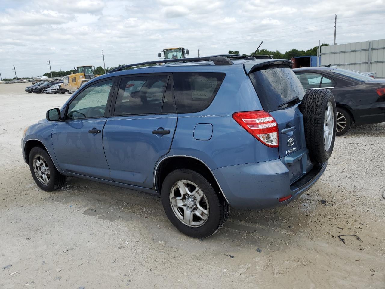 2011 TOYOTA RAV4 - Image 2