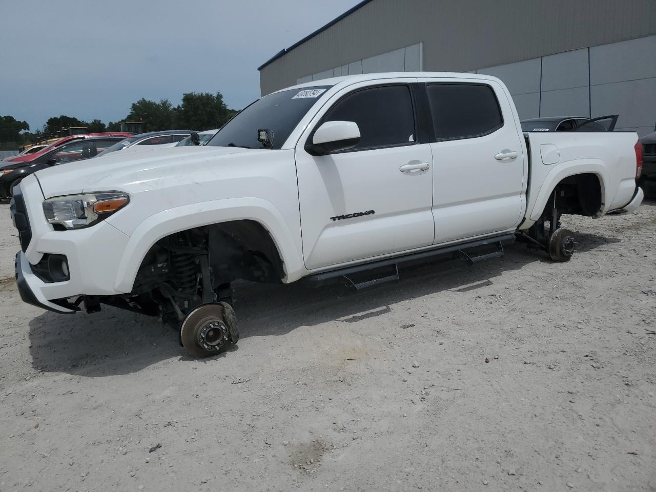 2017 TOYOTA TACOMA DOU