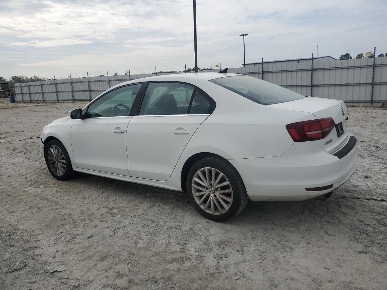 2016 VOLKSWAGEN JETTA SEL - Image 2
