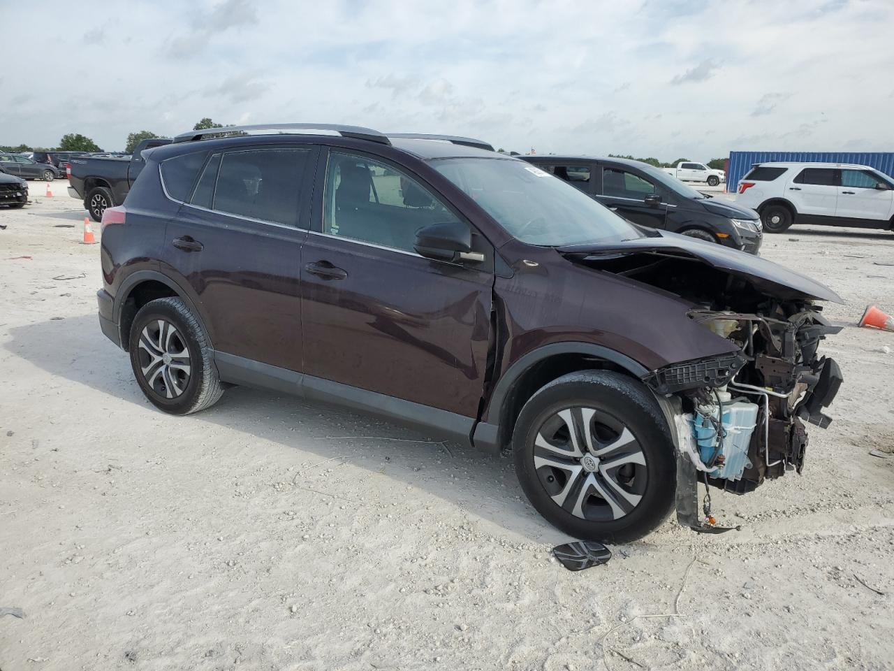 2017 TOYOTA RAV4 LE - Image 4