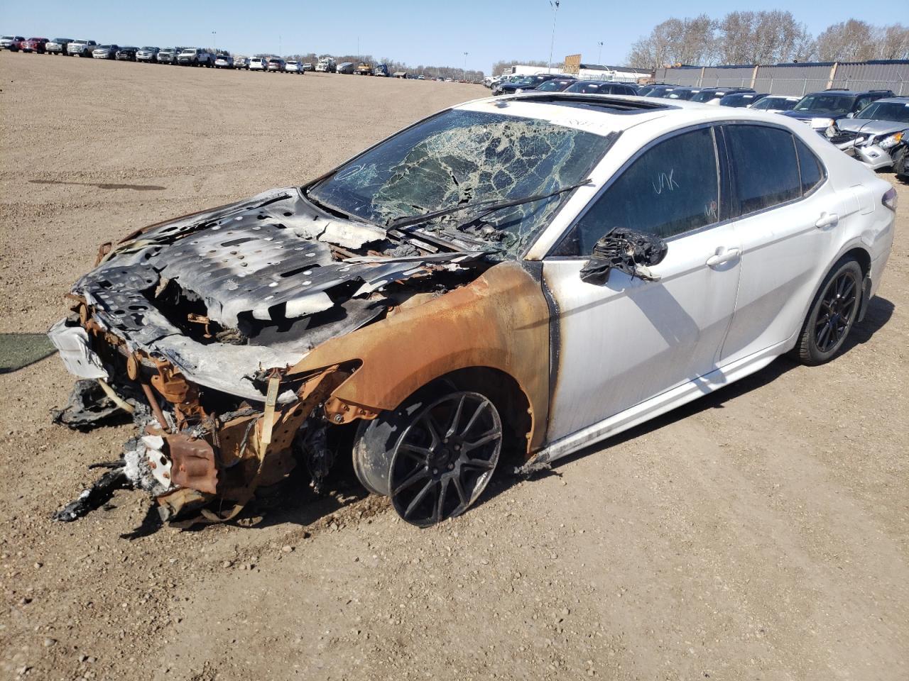 2020 TOYOTA CAMRY SE