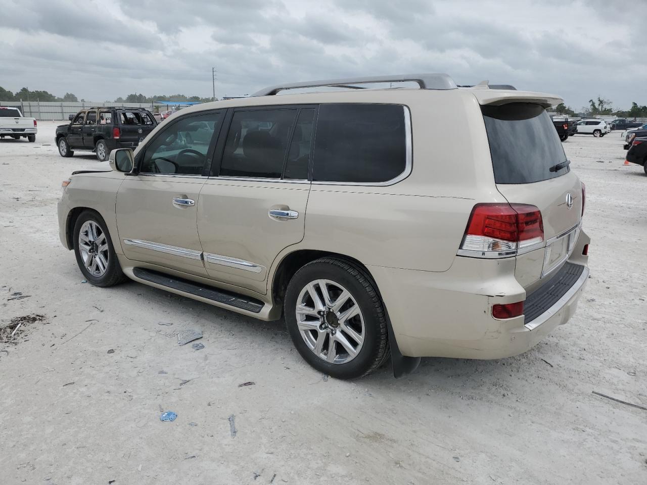 2015 LEXUS LX 570 - Фото 2