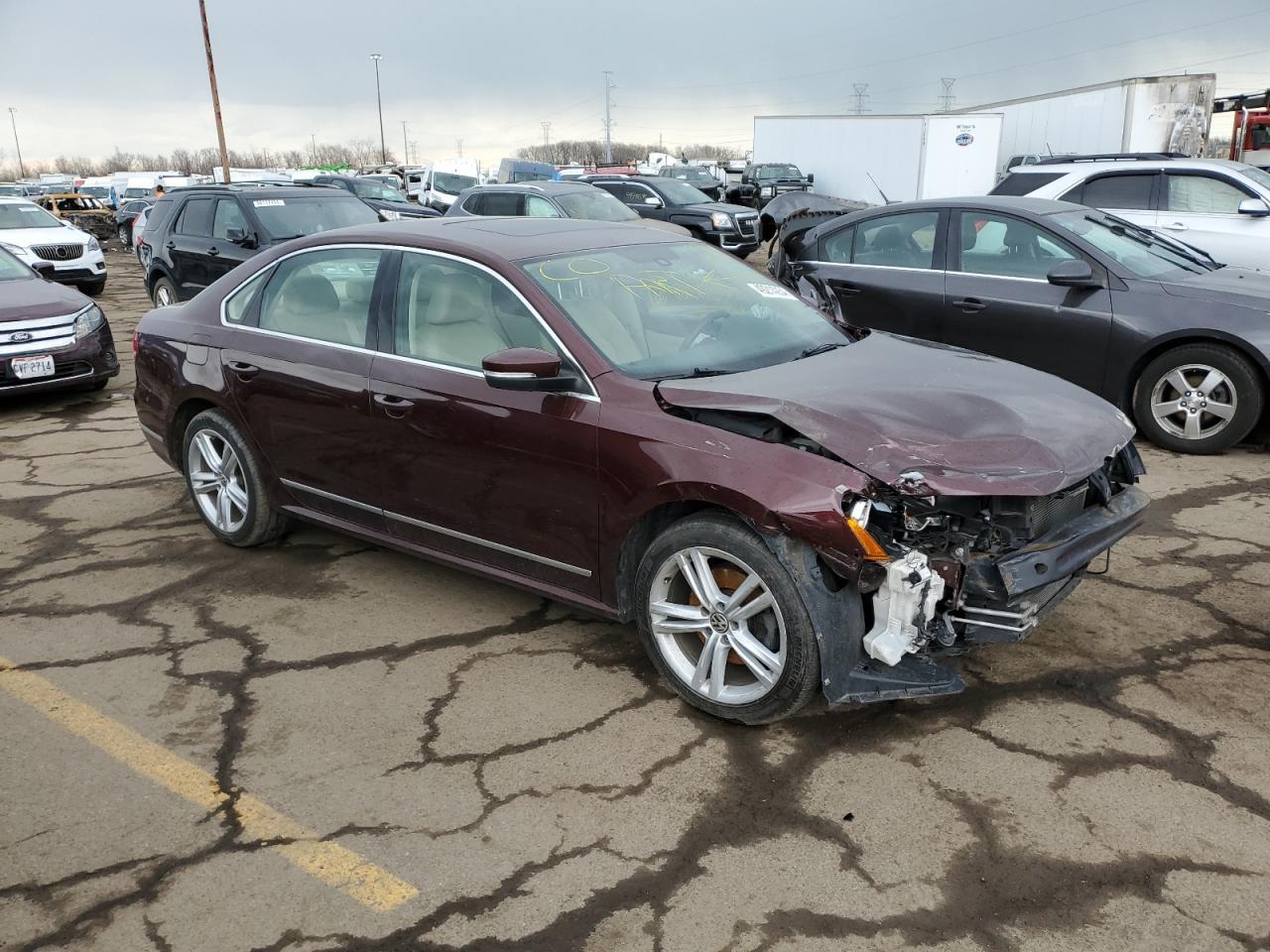 2014 VOLKSWAGEN PASSAT SEL - Фото 4
