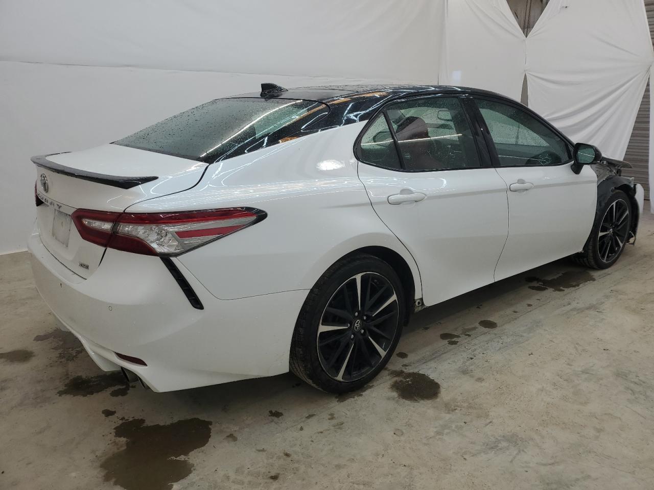 2018 TOYOTA CAMRY XSE - Image 3