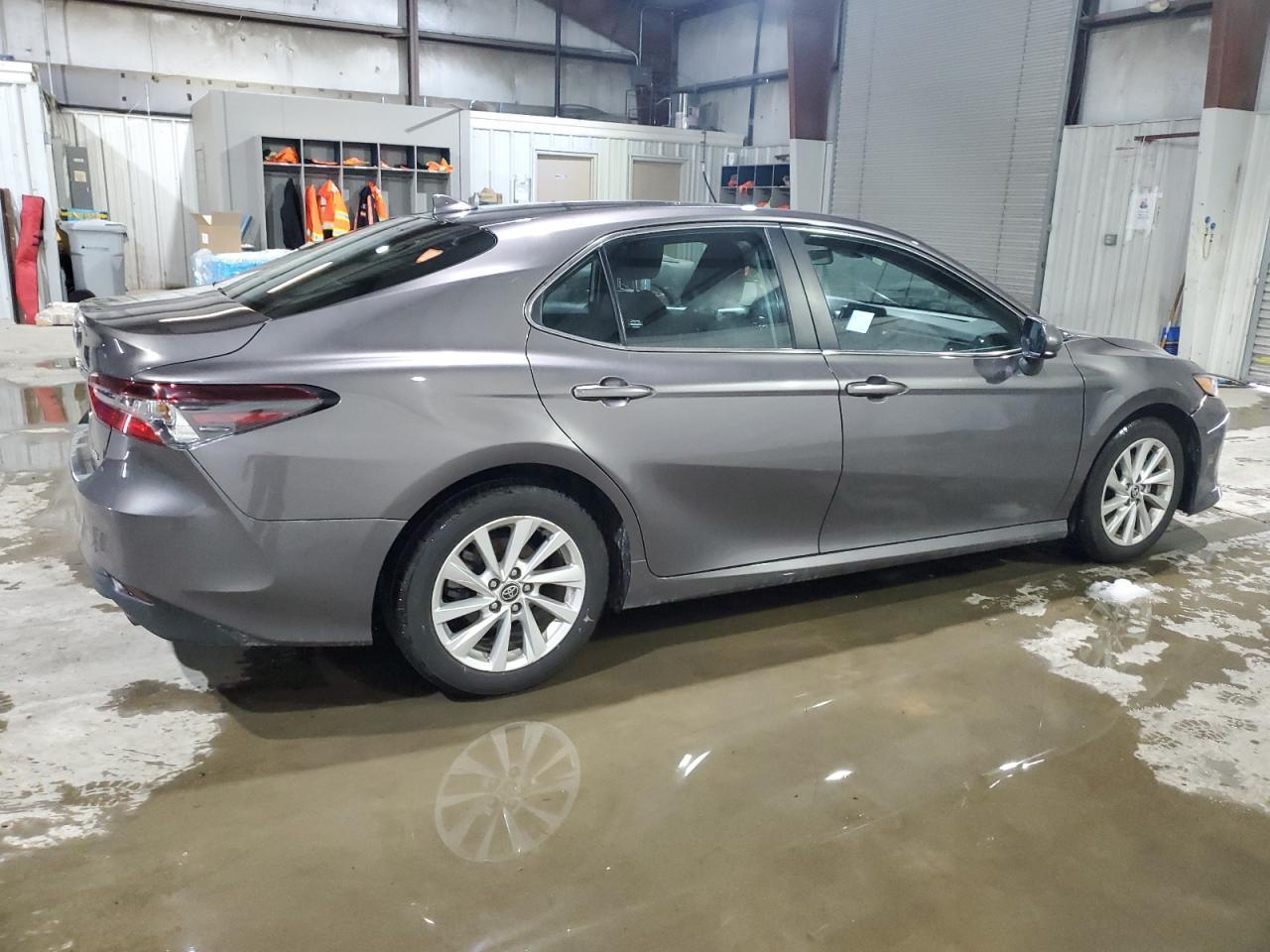 2023 TOYOTA CAMRY LE - Image 3