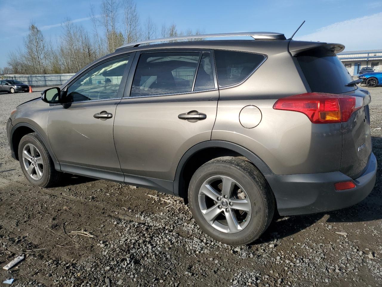 2015 TOYOTA RAV4 XLE - Фото 2