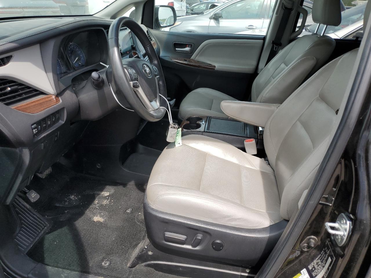 2015 TOYOTA SIENNA XLE - Фото 7