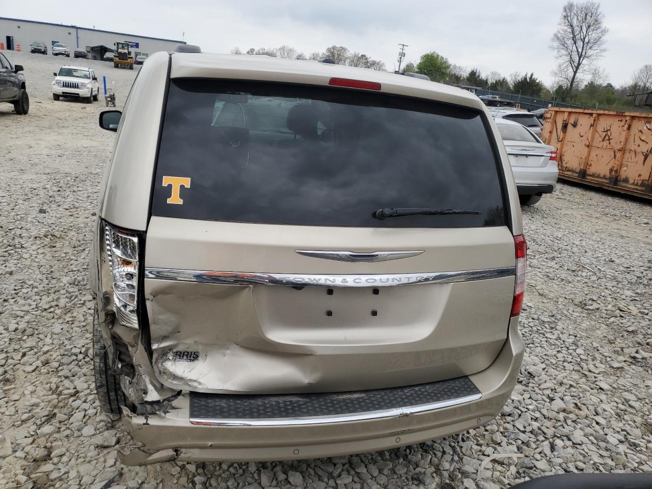 2014 CHRYSLER TOWN & COU - Image 6