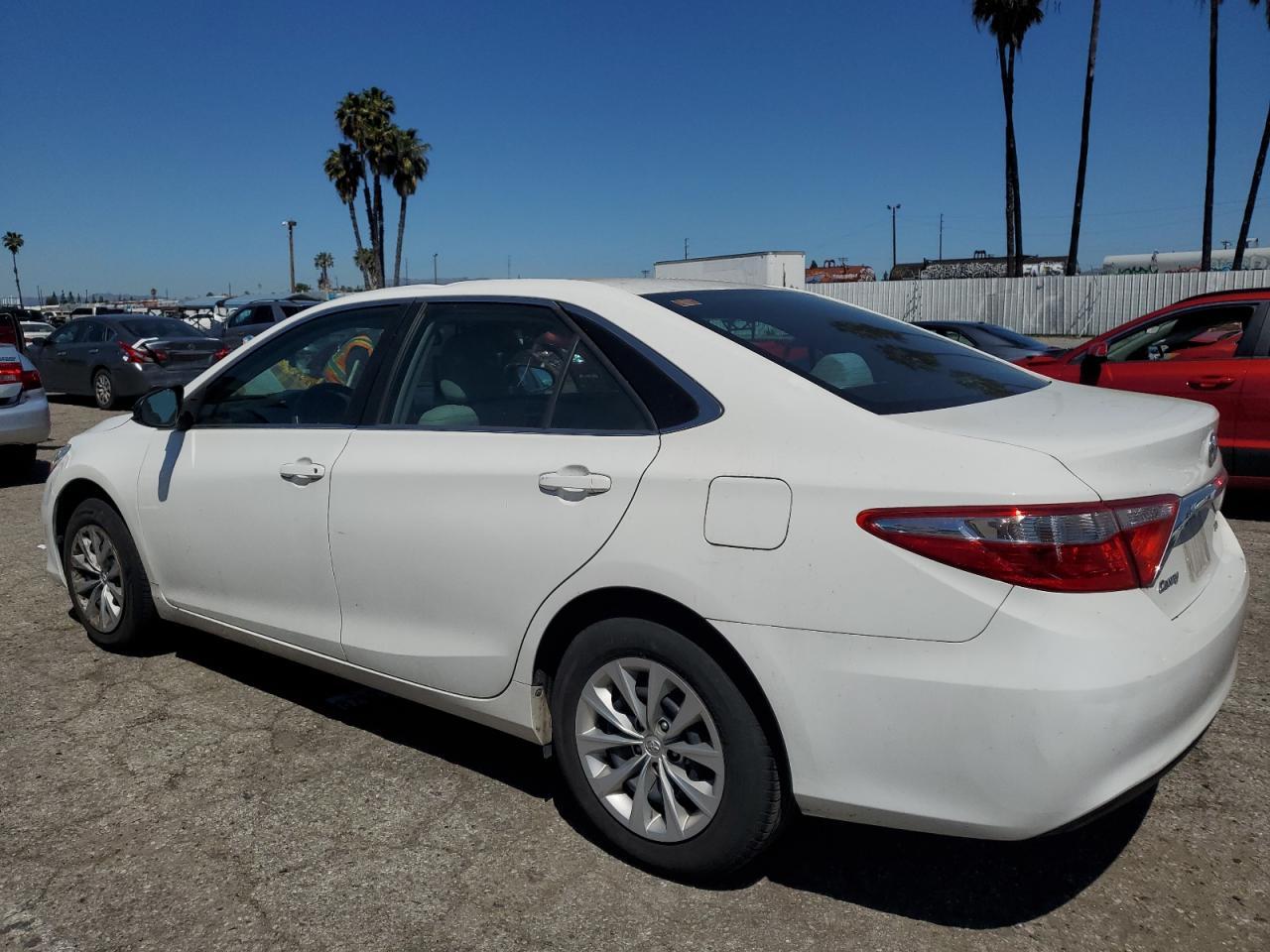 2016 TOYOTA CAMRY LE - Image 2