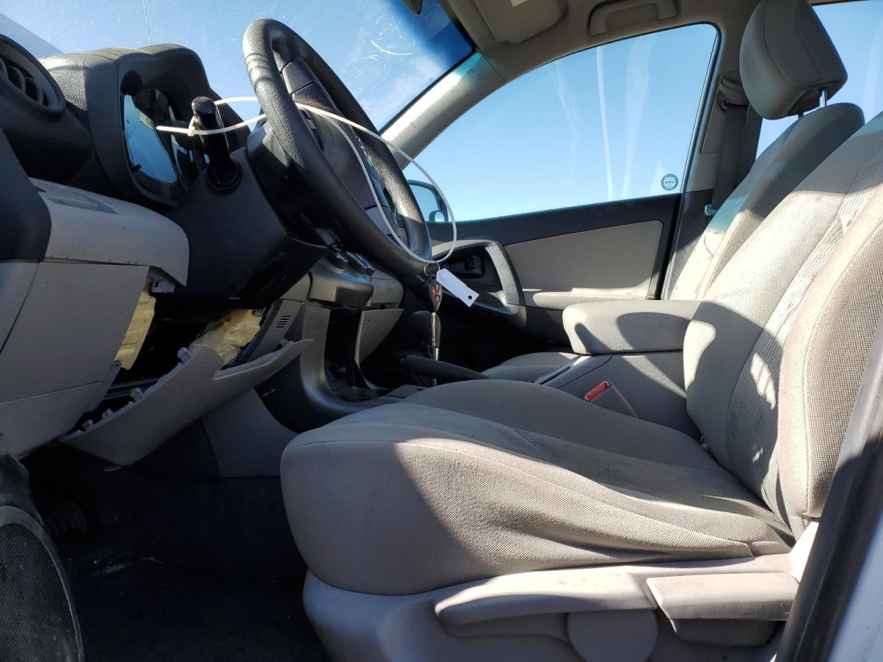 2011 TOYOTA RAV4 - Image 7