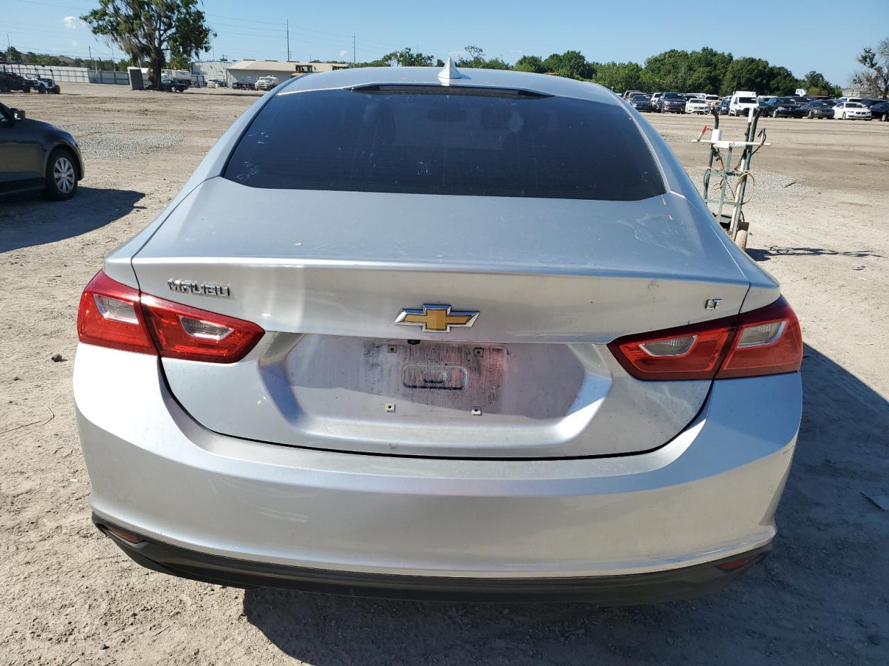 2017 CHEVROLET MALIBU LT - Image 6