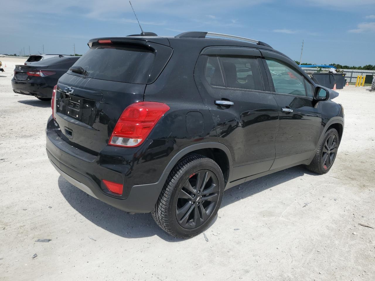 2018 CHEVROLET TRAX 1LT - Фото 3