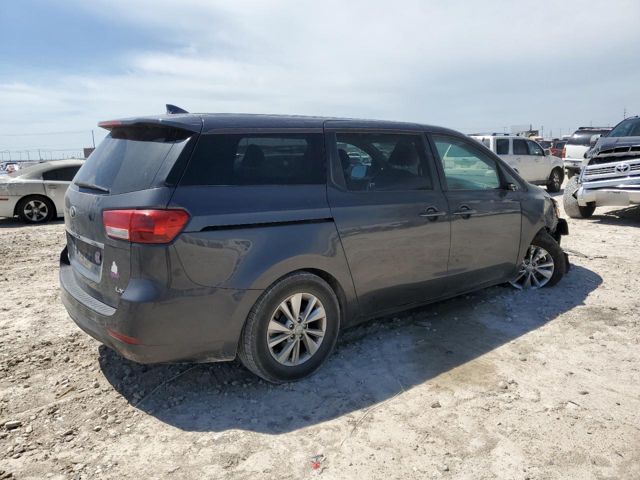 2017 KIA SEDONA LX - Image 3