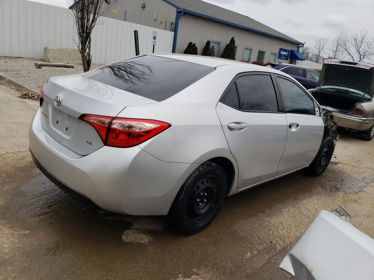 2018 TOYOTA COROLLA L - Фото 3