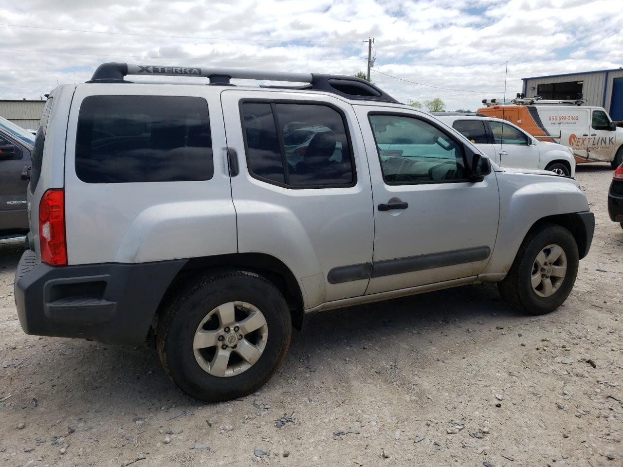 2013 NISSAN XTERRA X - Фото 3