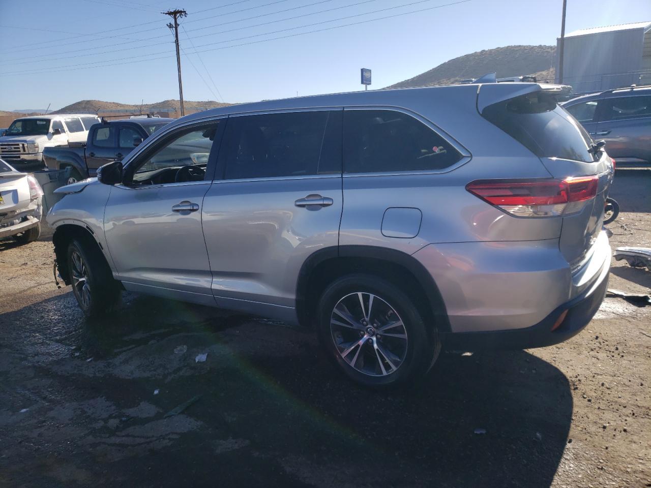2018 TOYOTA HIGHLANDER - Фото 2