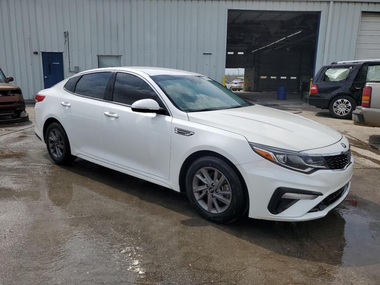 2020 KIA OPTIMA LX - Фото 4