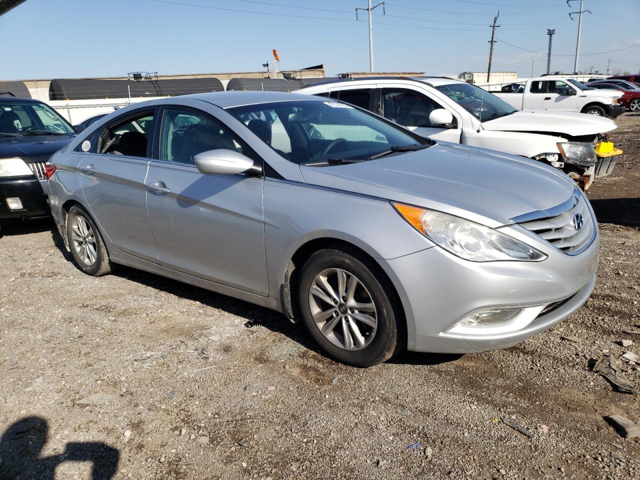 2013 HYUNDAI SONATA GLS - Image 4