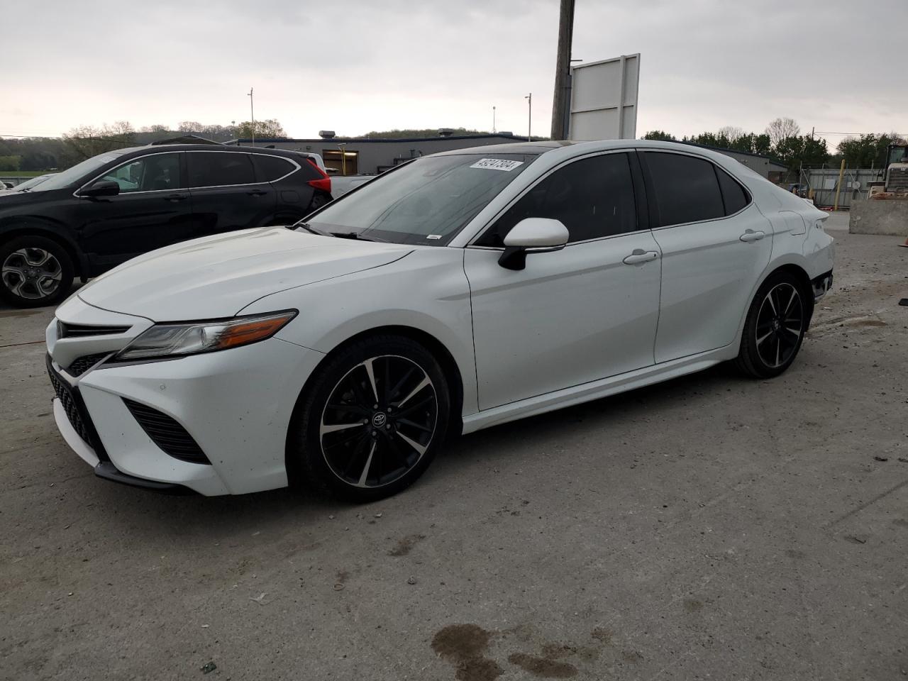 2018 TOYOTA CAMRY XSE car image