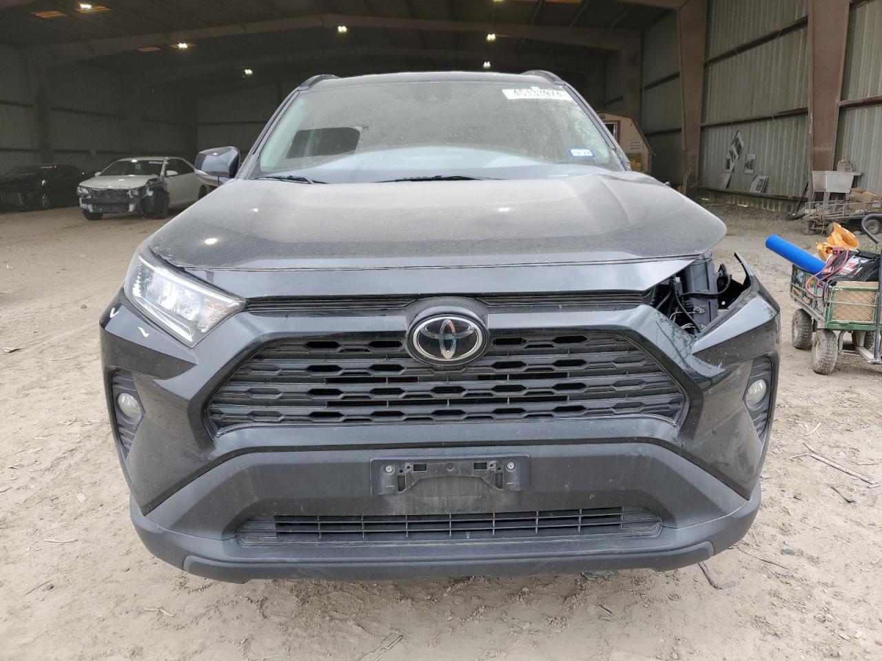 2020 TOYOTA RAV4 XLE - Image 5