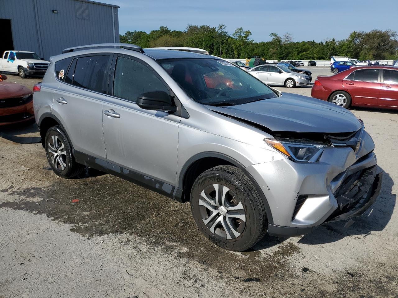 2018 TOYOTA RAV4 LE - Фото 4