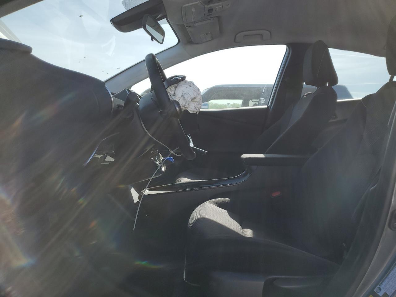2022 TOYOTA PRIUS PRIM - Image 7