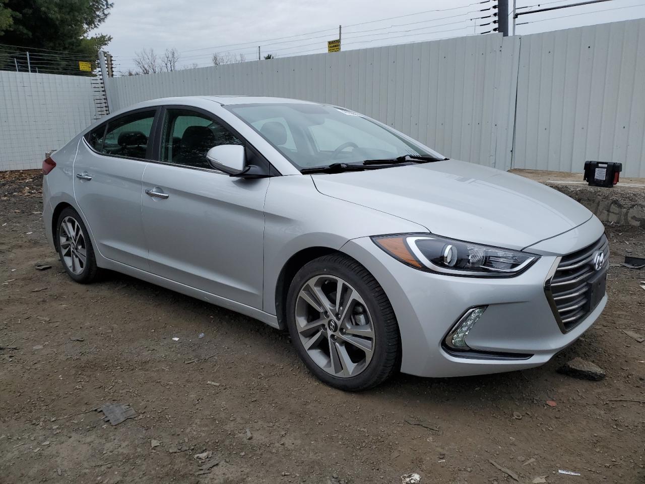 2017 HYUNDAI ELANTRA SE - Image 4