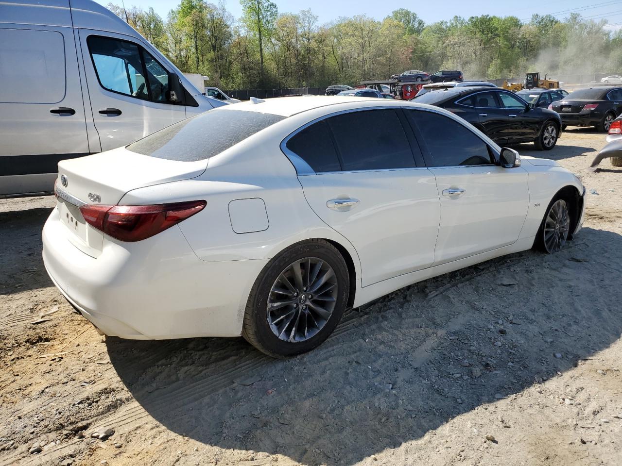 2018 INFINITI Q50 LUXE - Фото 3