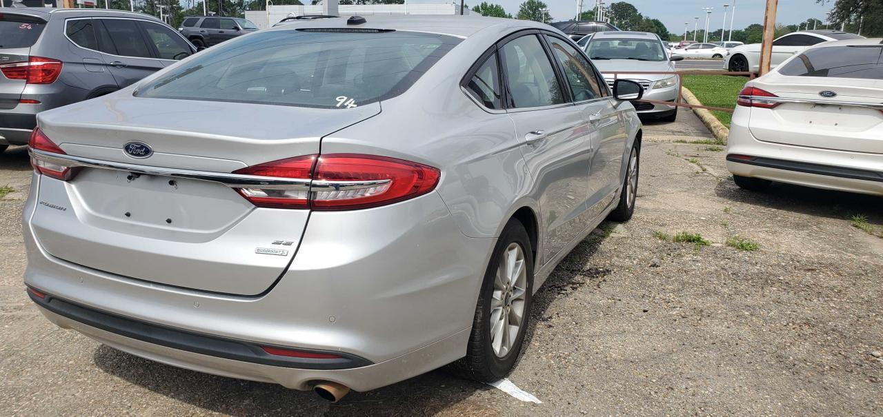 2017 FORD FUSION SE - Image 4