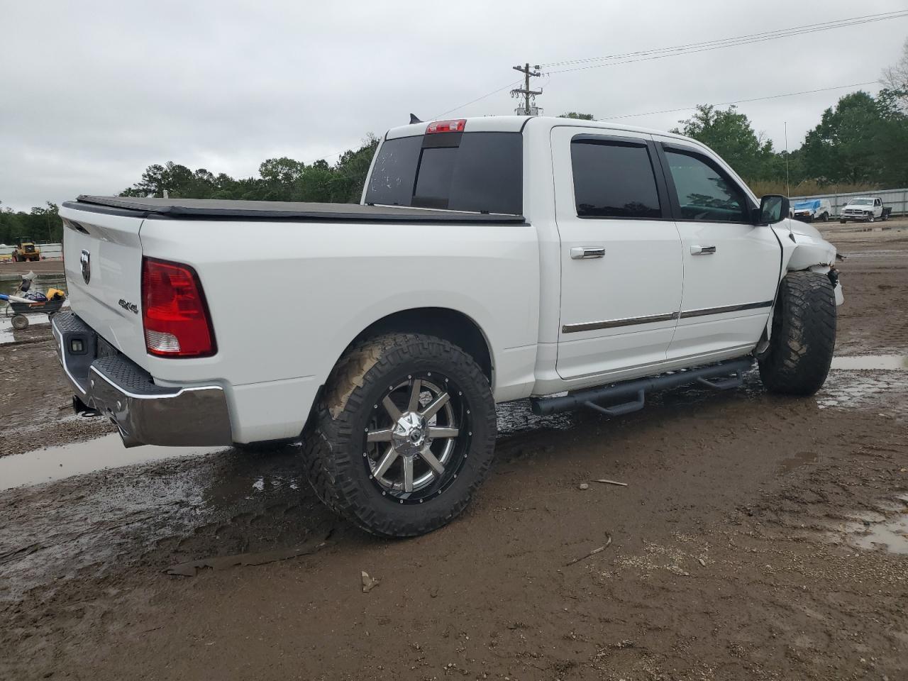 2015 RAM 1500 SLT - Image 3