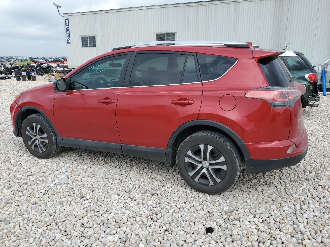 2016 TOYOTA RAV4 LE - Фото 2