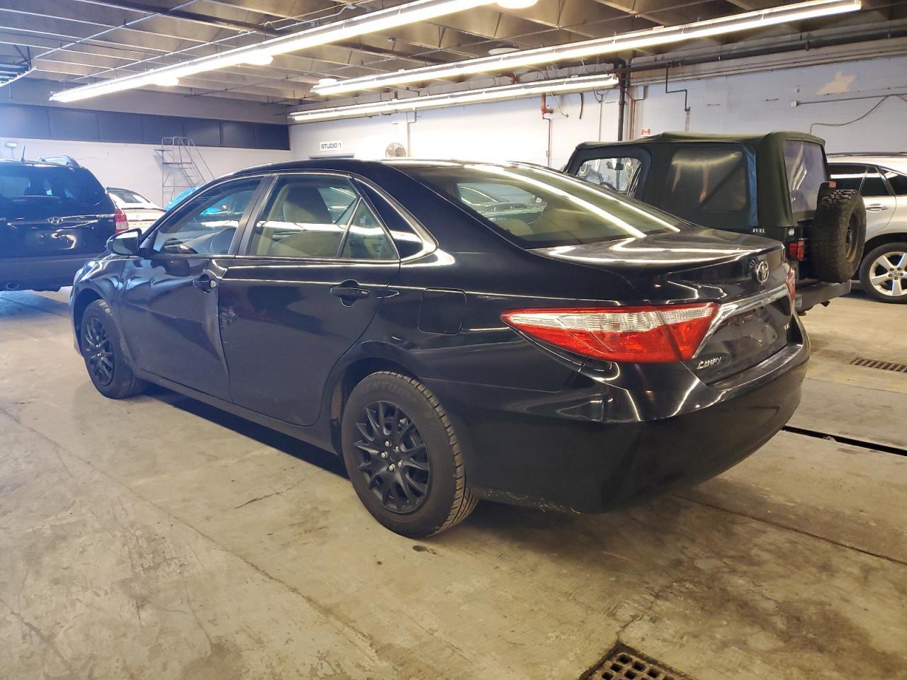 2016 TOYOTA CAMRY LE - Image 2