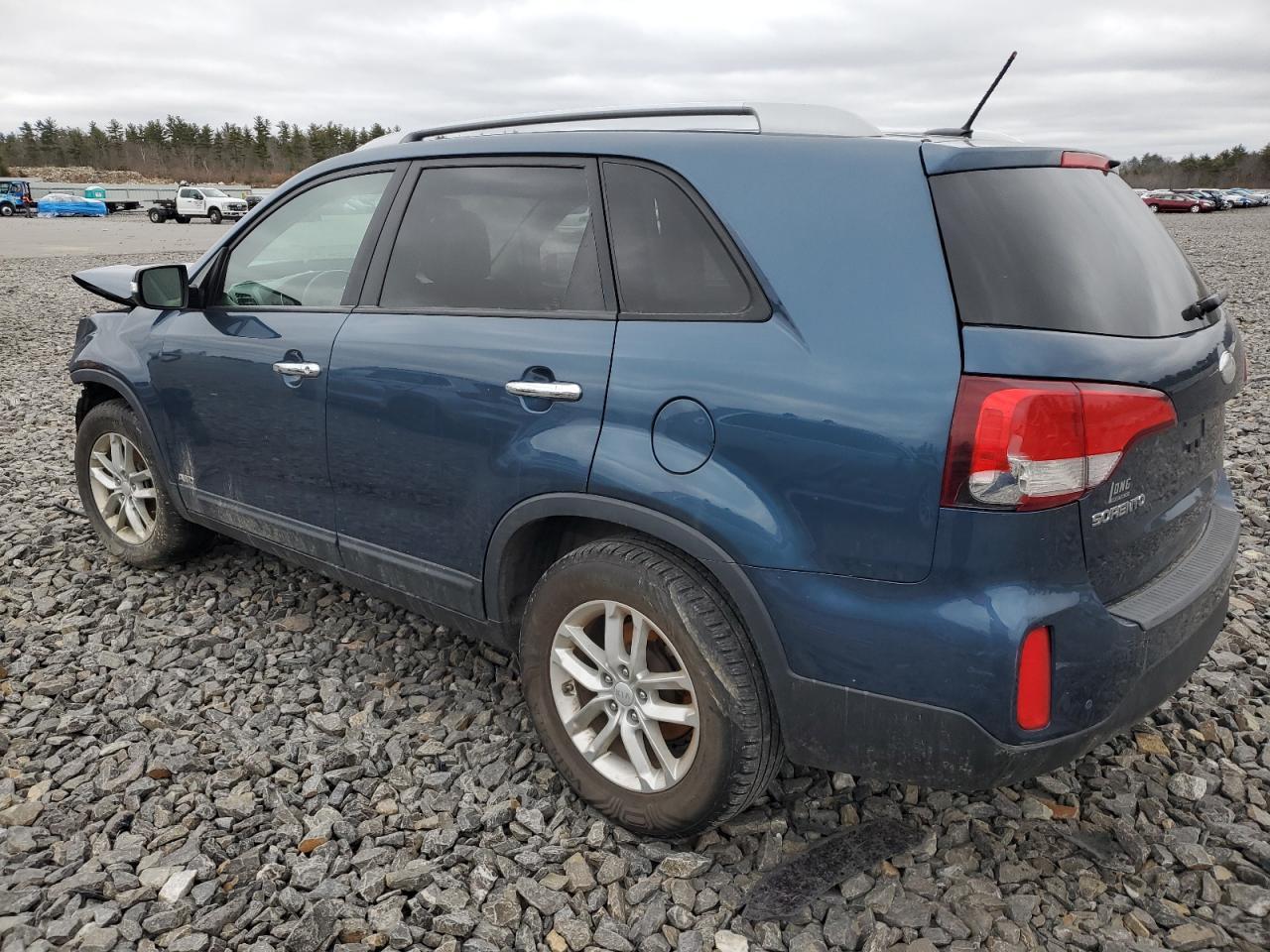 2015 KIA SORENTO LX - Image 2