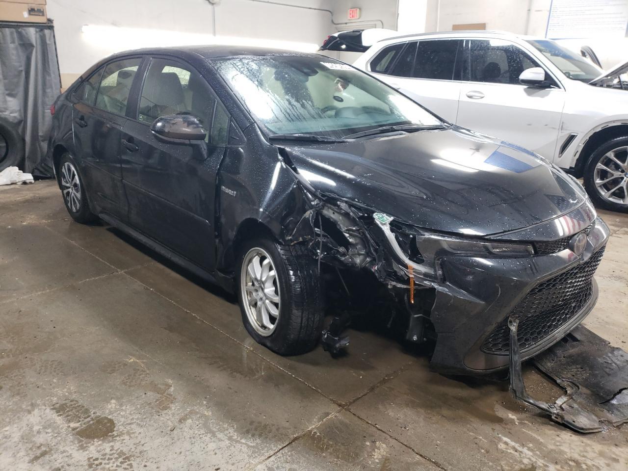 2020 TOYOTA COROLLA LE - Фото 4