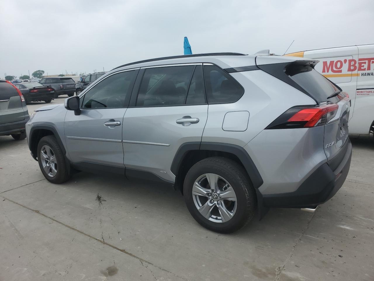 2022 TOYOTA RAV4 XLE - Фото 2