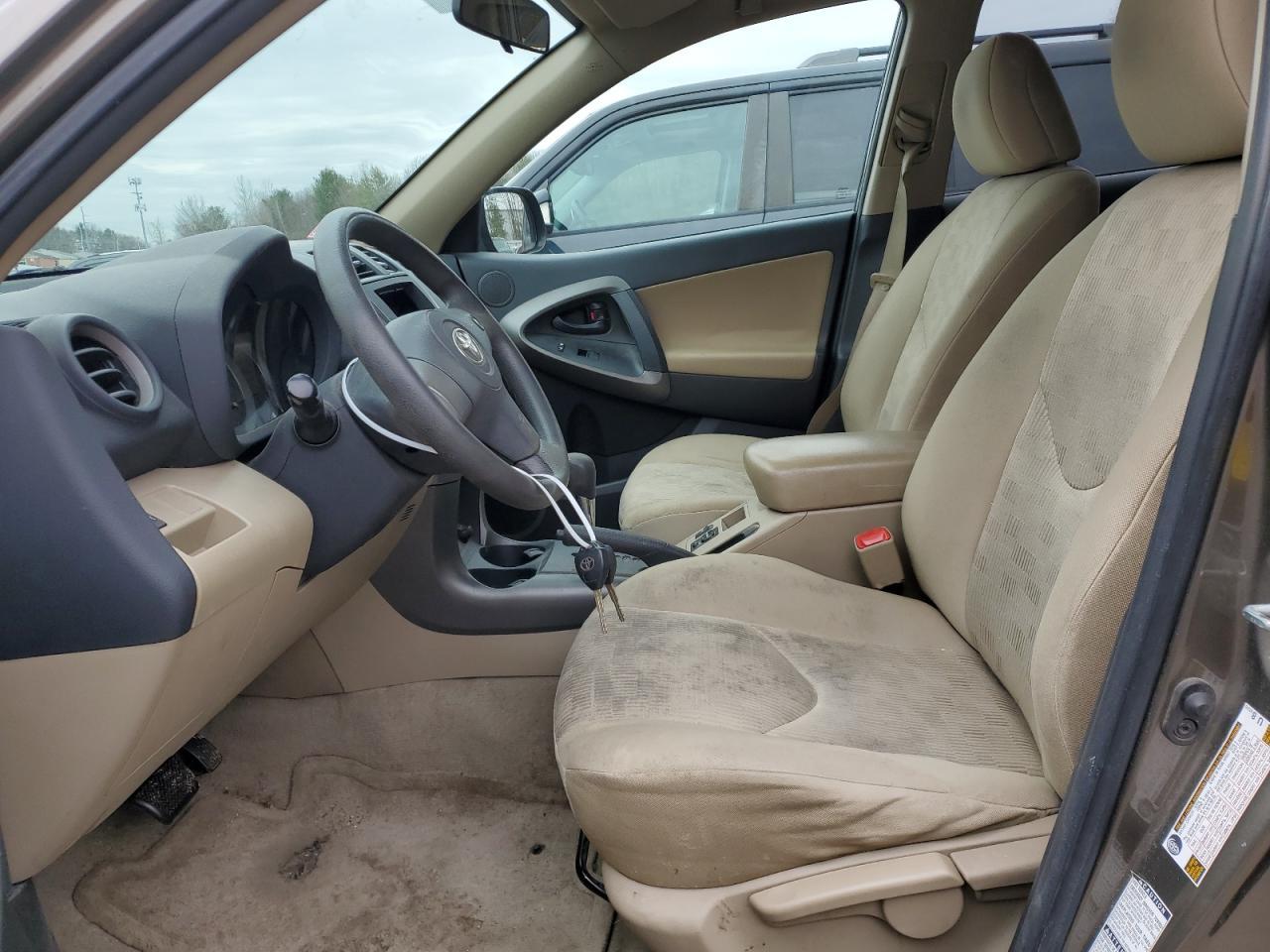 2011 TOYOTA RAV4 - Image 7