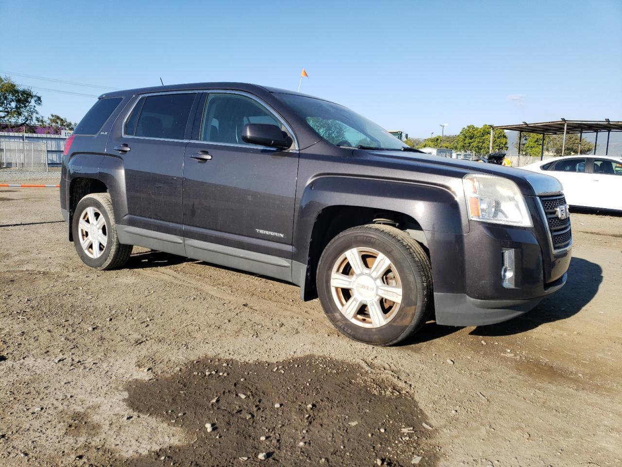 2014 GMC TERRAIN SL - Image 4