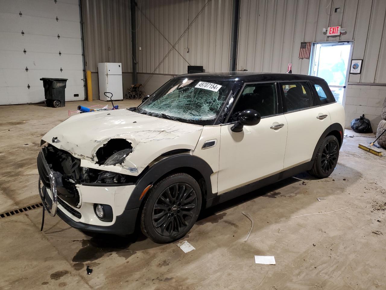 2017 MINI COOPER CLU