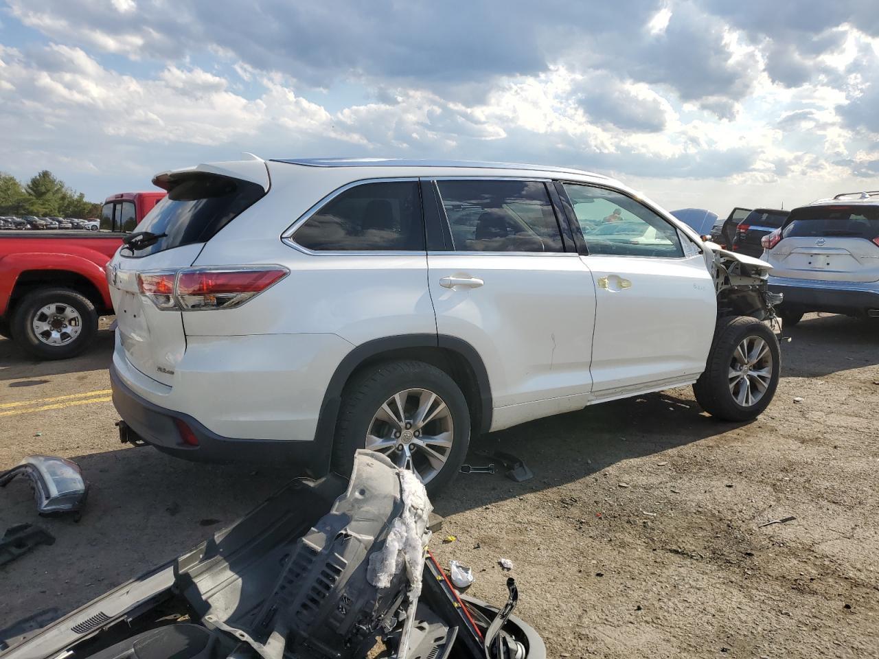 2015 TOYOTA HIGHLANDER - Фото 3