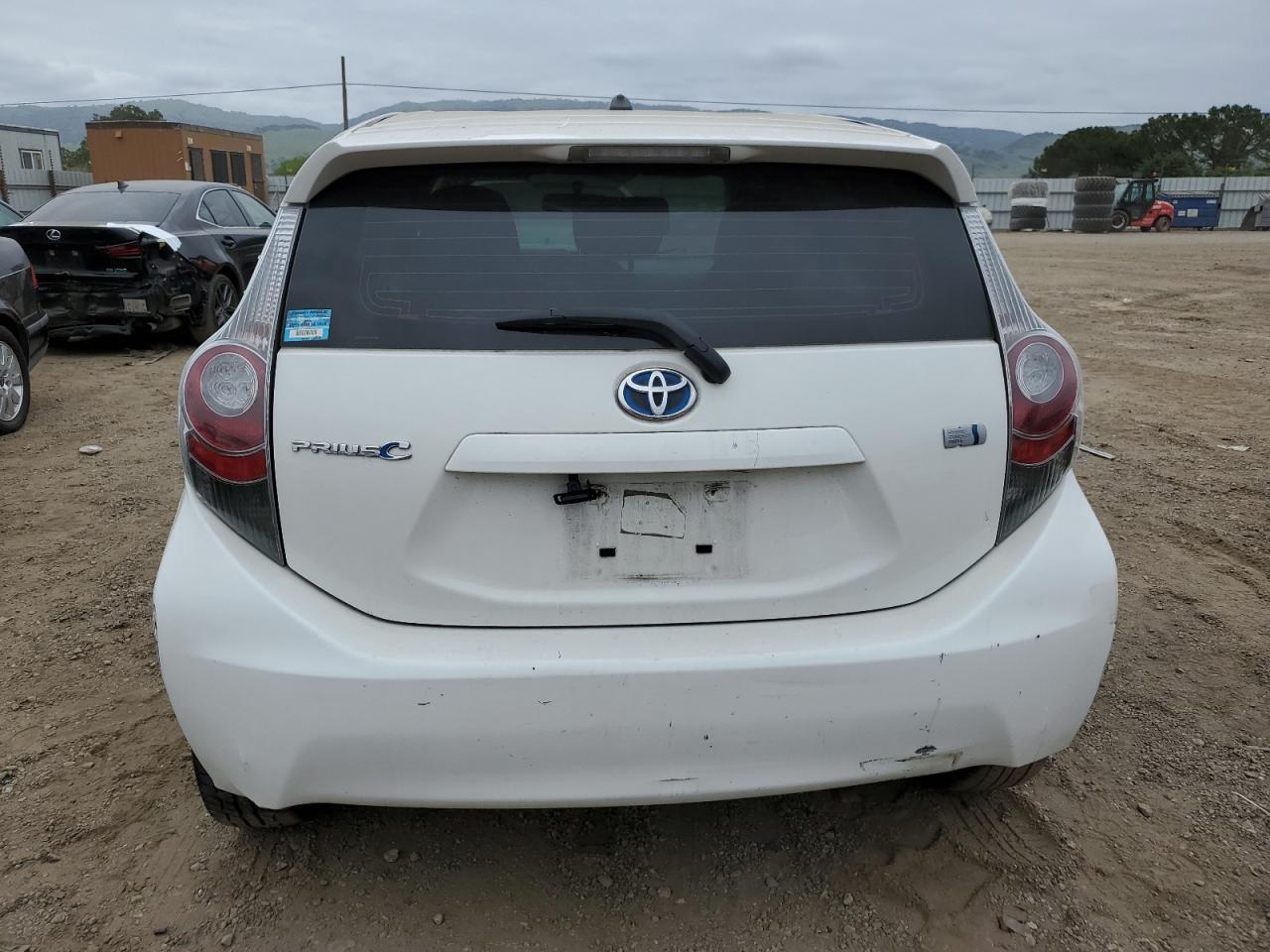 2013 TOYOTA PRIUS C - Фото 6