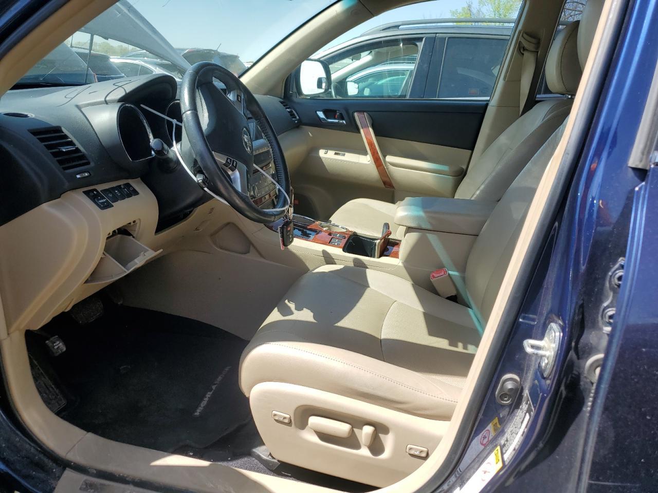 2011 TOYOTA HIGHLANDER - Фото 7