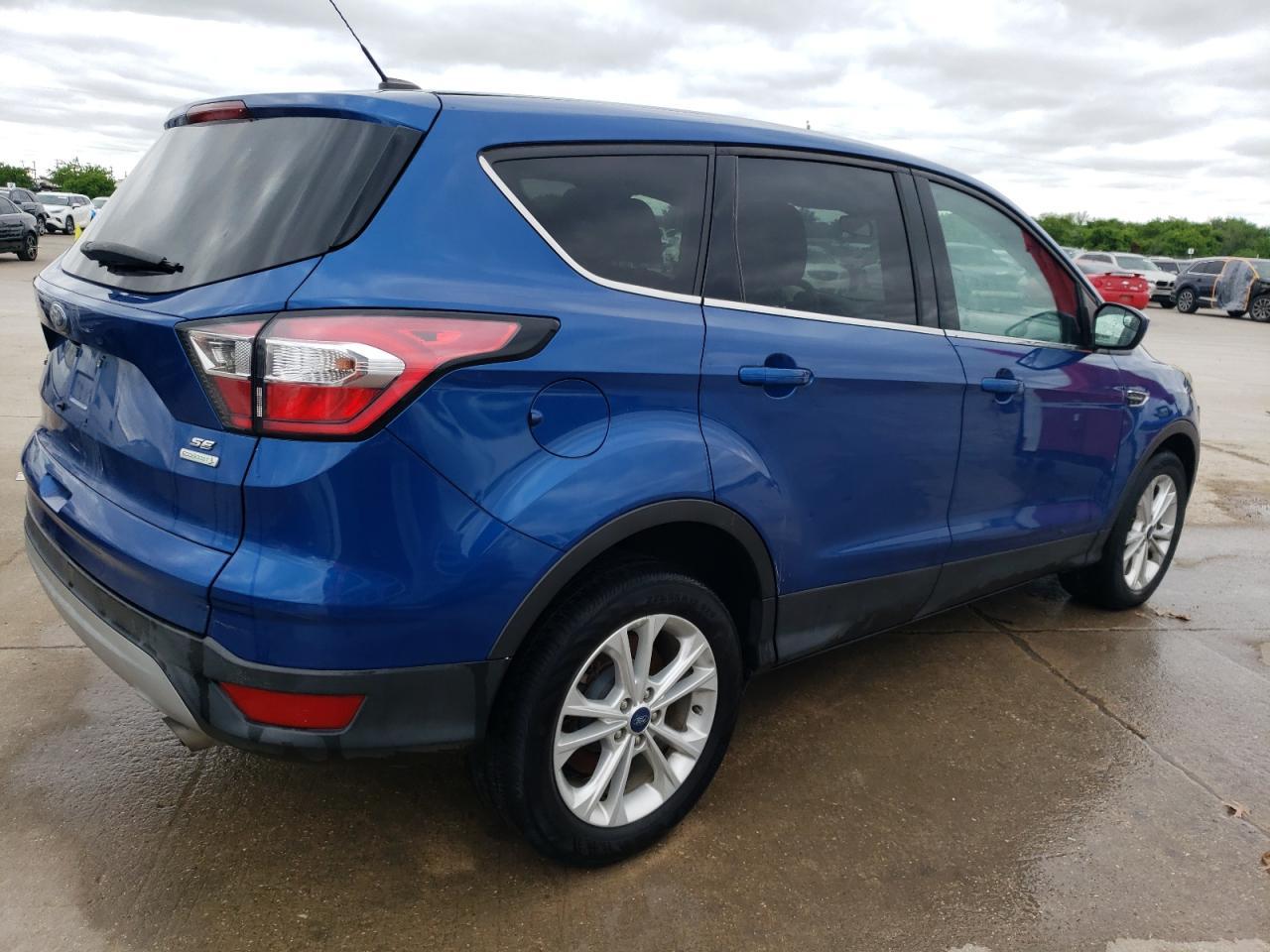 2017 FORD ESCAPE SE - Фото 3