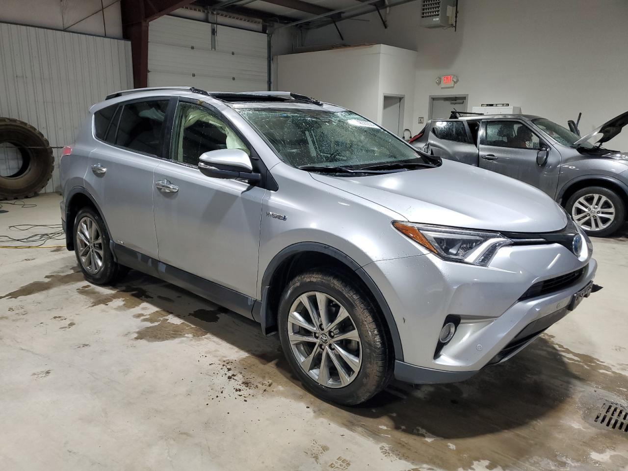 2017 TOYOTA RAV4 HV LI - Фото 4