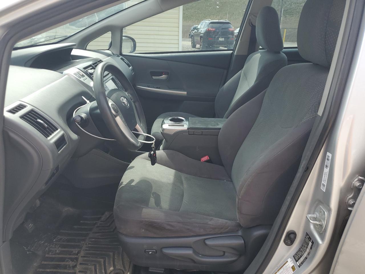 2013 TOYOTA PRIUS V - Image 7