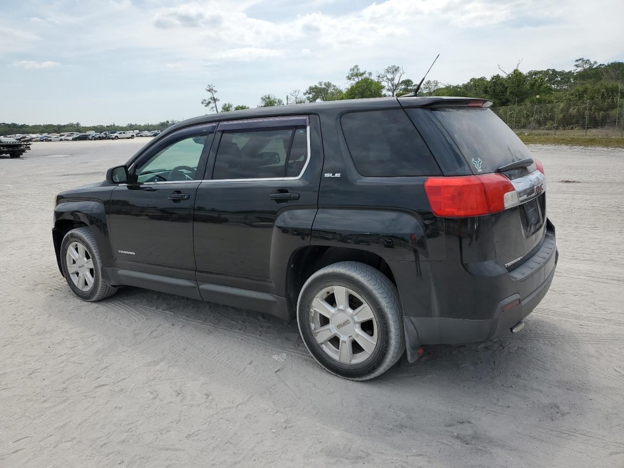2012 GMC TERRAIN SL - Image 2